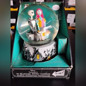 Disney Nightmare Before Christmas Jack Skellington Sally Musical Snow Globe